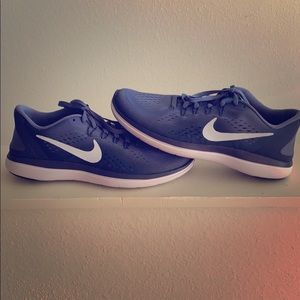 Womens Nike flex running shoes